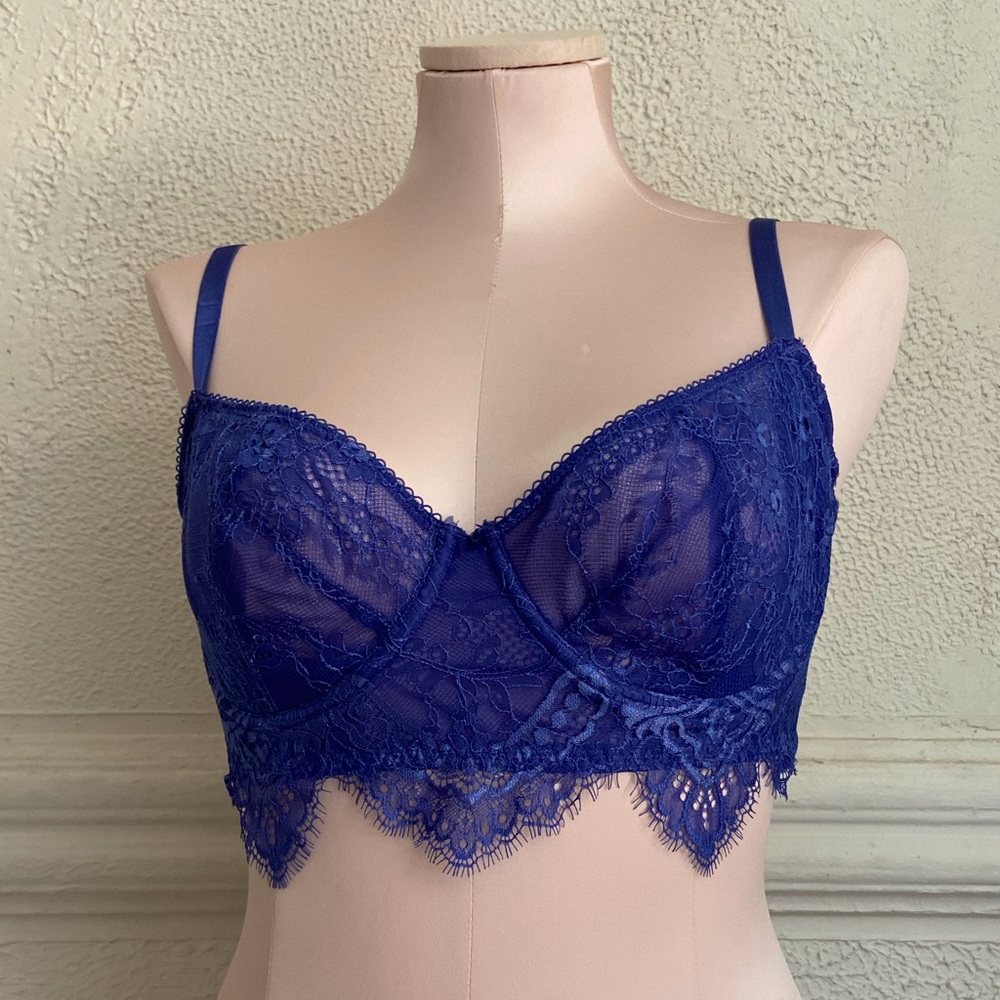Victoria’s Secret Dark Blue Bra 32DDD 🧿